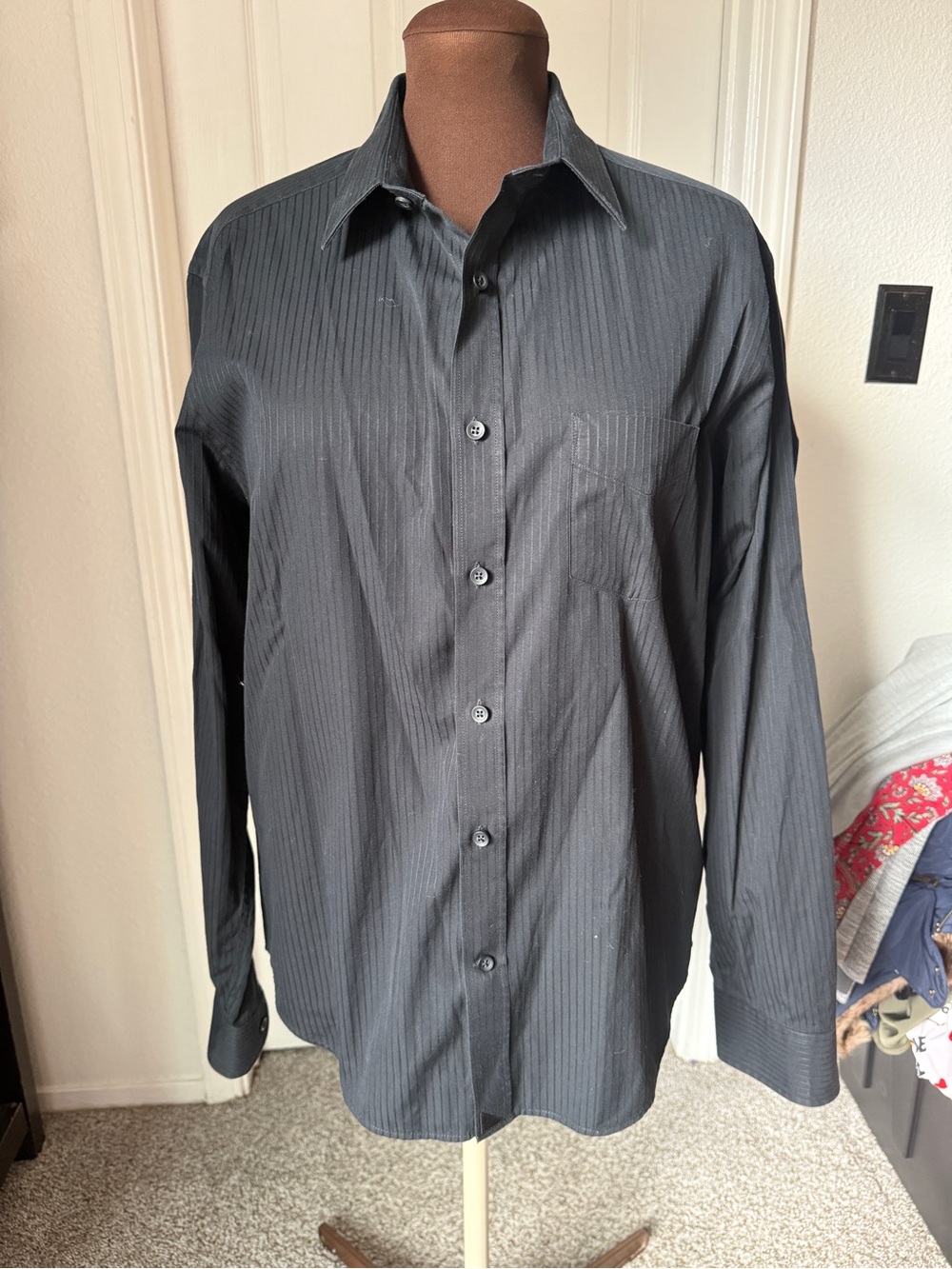 UNTUCKit Men's Large Black Tonal Stripe Long Sleeve Wrinkle-Free Button Down